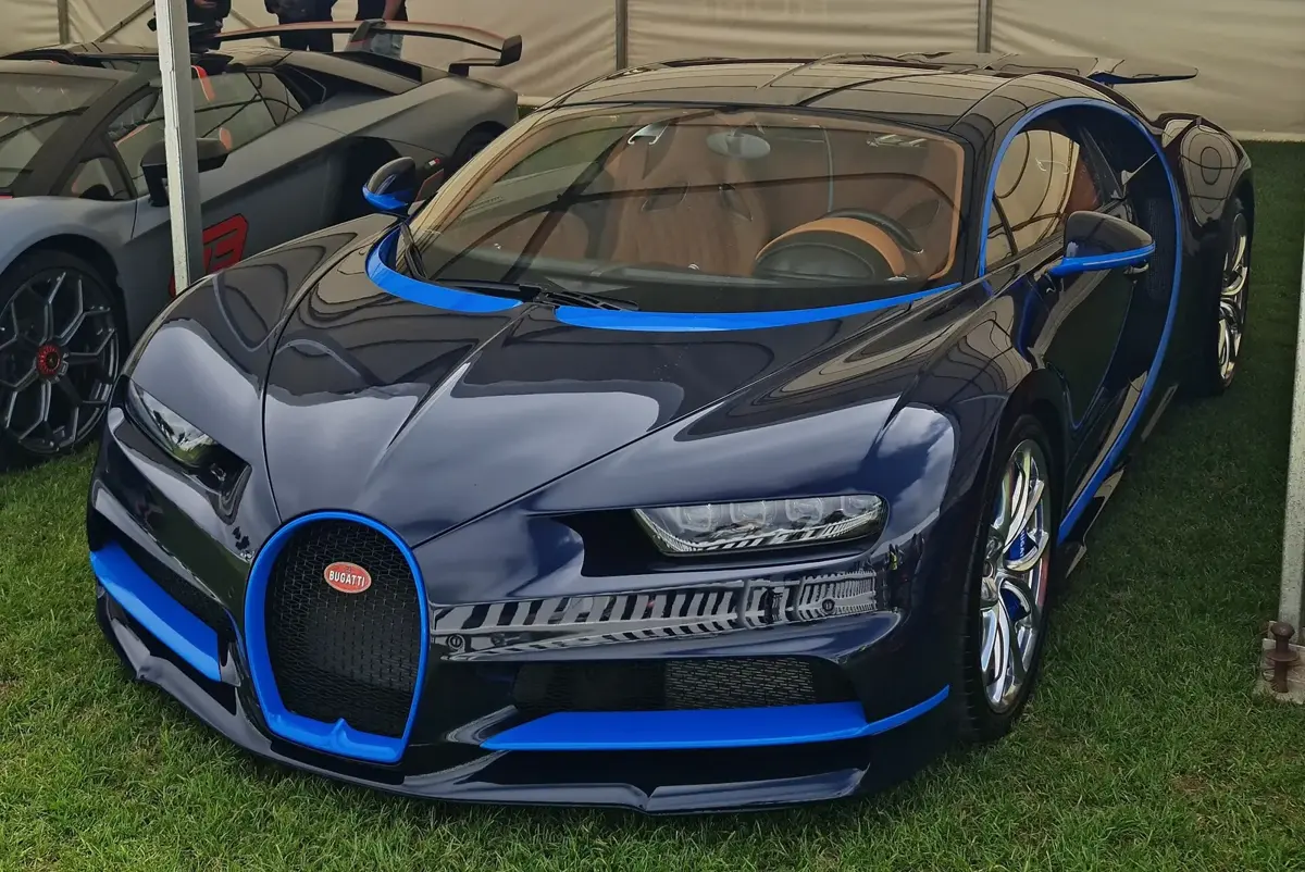 A Bugatti Chiron in blue